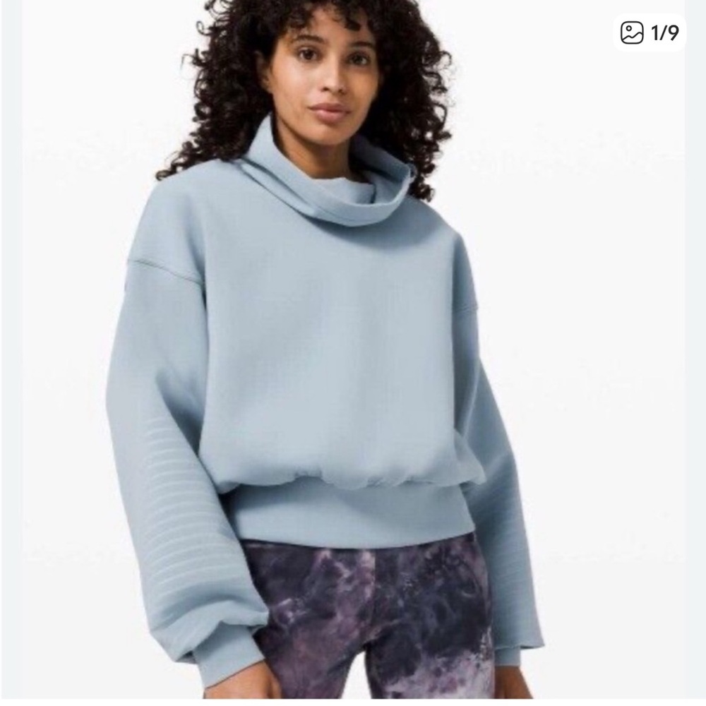 lululemon athletica full flourish pullover light blue